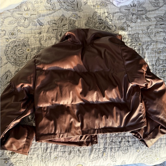 12th Tribe x The Salty Blonde Cropped Puffer Jacket - Picture 3 of 3